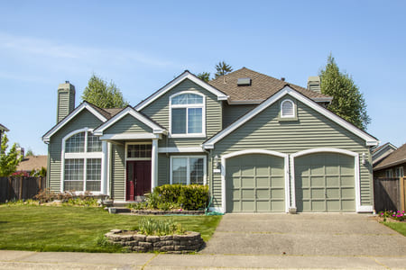 How to Soft Wash Your House Before Summer